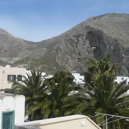 Ostello Kasteli Perissa (Santorini)