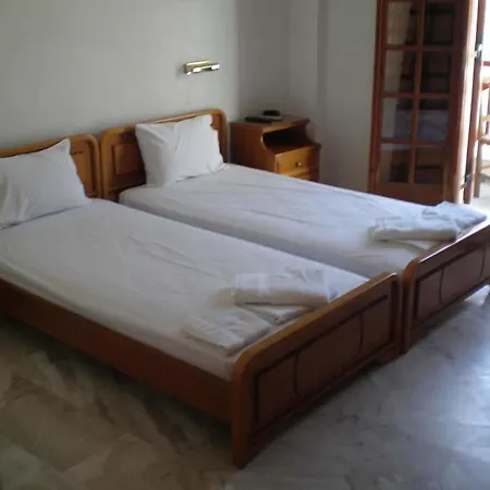 Kasteli Ostello Perissa (Santorini)