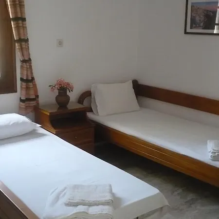 Kasteli Auberge de jeunesse Períssa