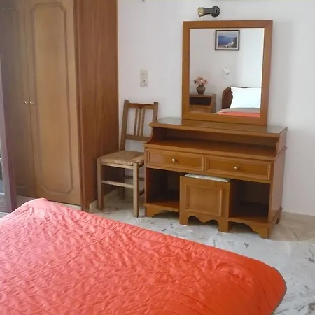 Auberge de jeunesse Kasteli Períssa